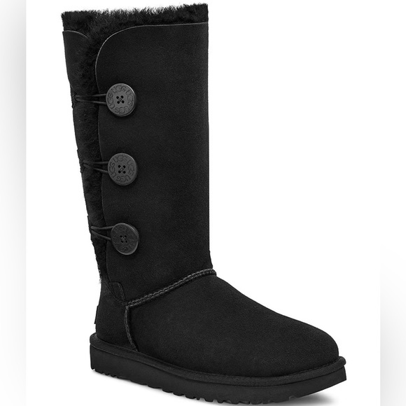 UGG Shoes - UGG Bailey Button Triplet II Boot Women’s Size 8 NWOT